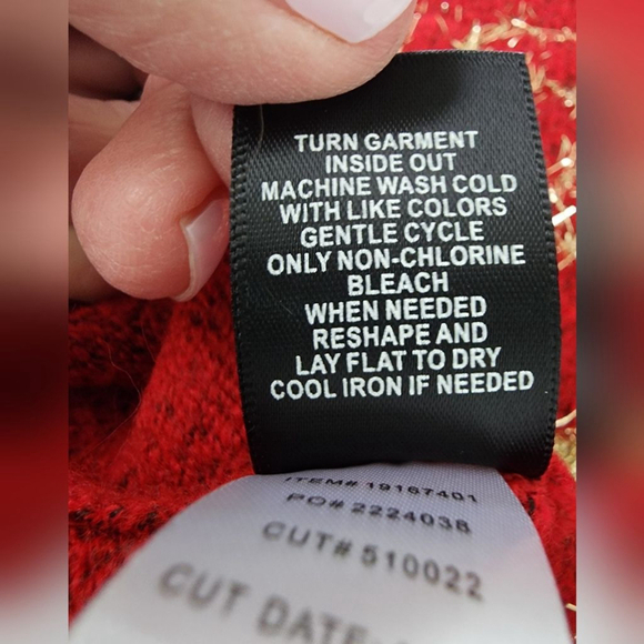 Torrid Plus Size 4X Tinsel Pullover Red Crewneck Sweater Like New Condition - Picture 5 of 9